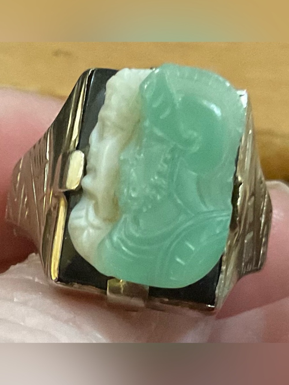 Vintage Men’s (unisex) 10k. Gold signet shank Green jade  and Ivory Cameo Ring